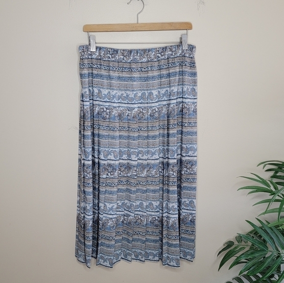 Koret | Pleated Blue Tan Striped Paisley Print Midi Skirt with Elastic Waist - Picture 3 of 5
